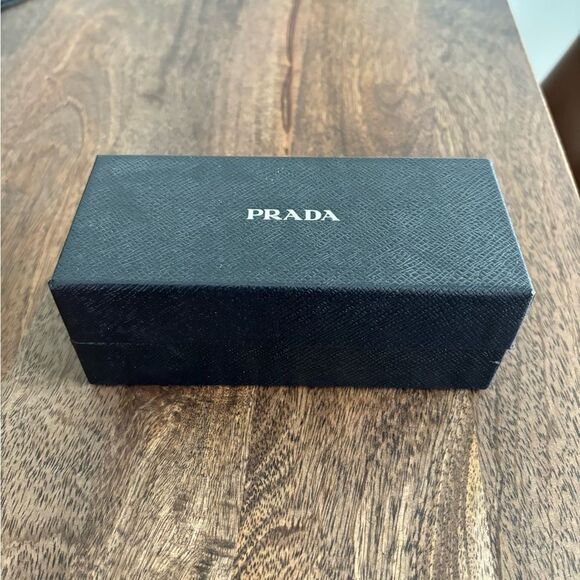 (Last call) EUC Prada PR 02XS HERITAGE Sunglasses with case and box - Picture 14 of 15